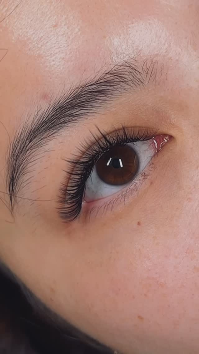 Post 7 by Elegant Lashes by Katie on Instagram (video)