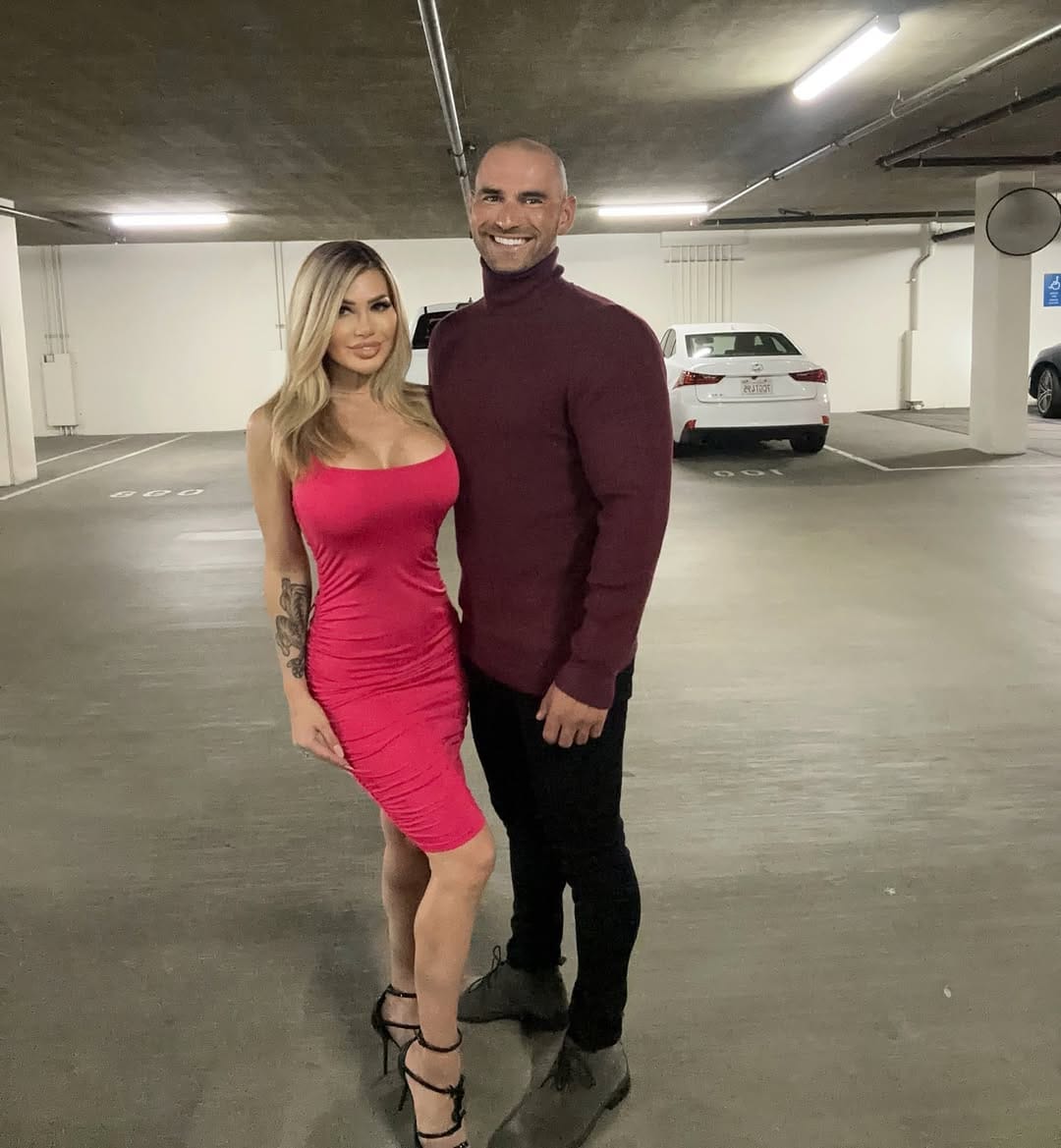 Post 10 by Elle Foxx De Castro on Instagram (image)