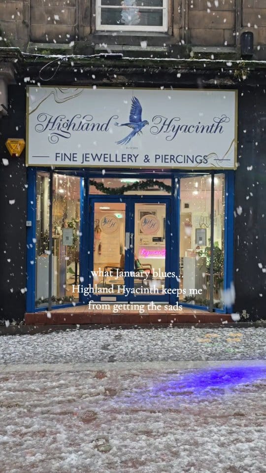 Post 8 by Ear stylist | Piercings | Permanent Jewellery on Instagram (video)