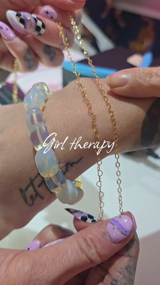 Post 5 by Ear stylist | Piercings | Permanent Jewellery on Instagram (video)