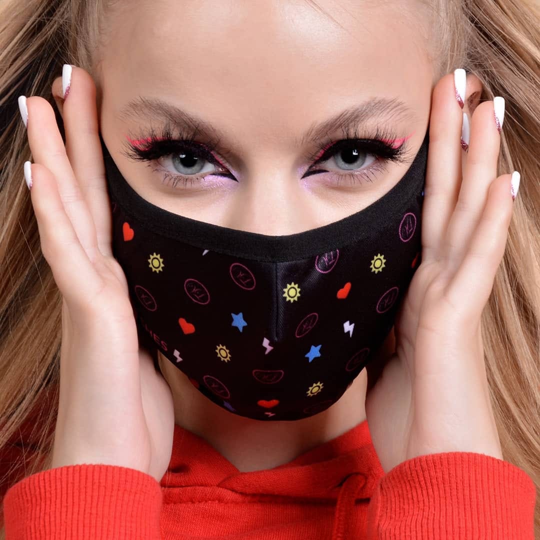 Post 3 by Youblue on Instagram (image)