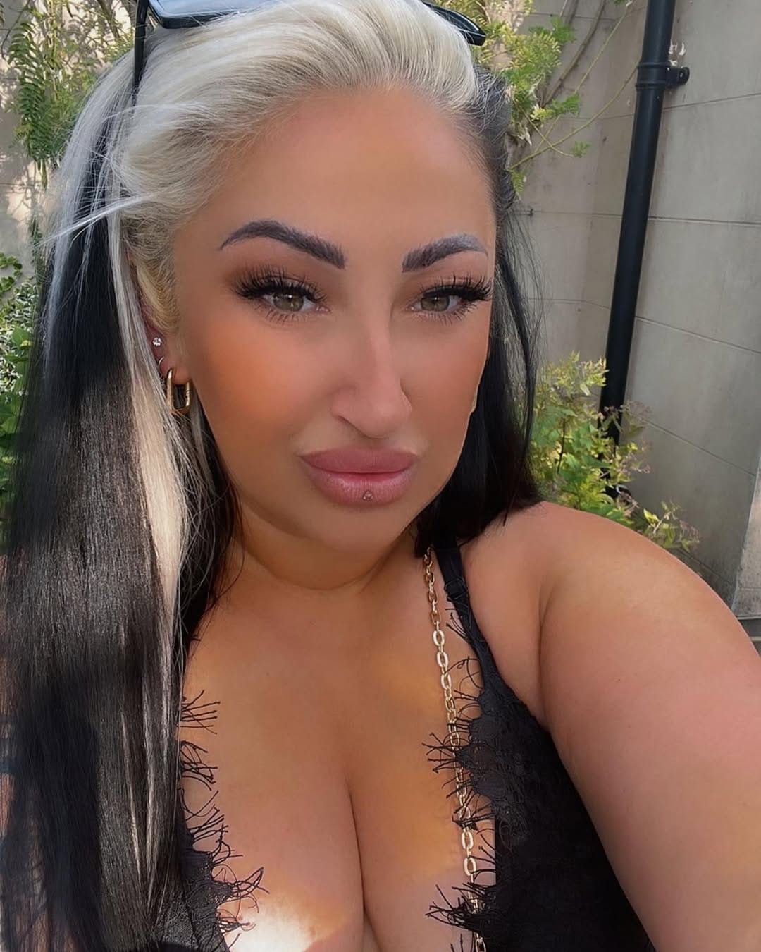Post 9 by 🖤🪩Nails and tattoos 🪩🖤 on Instagram (image)
