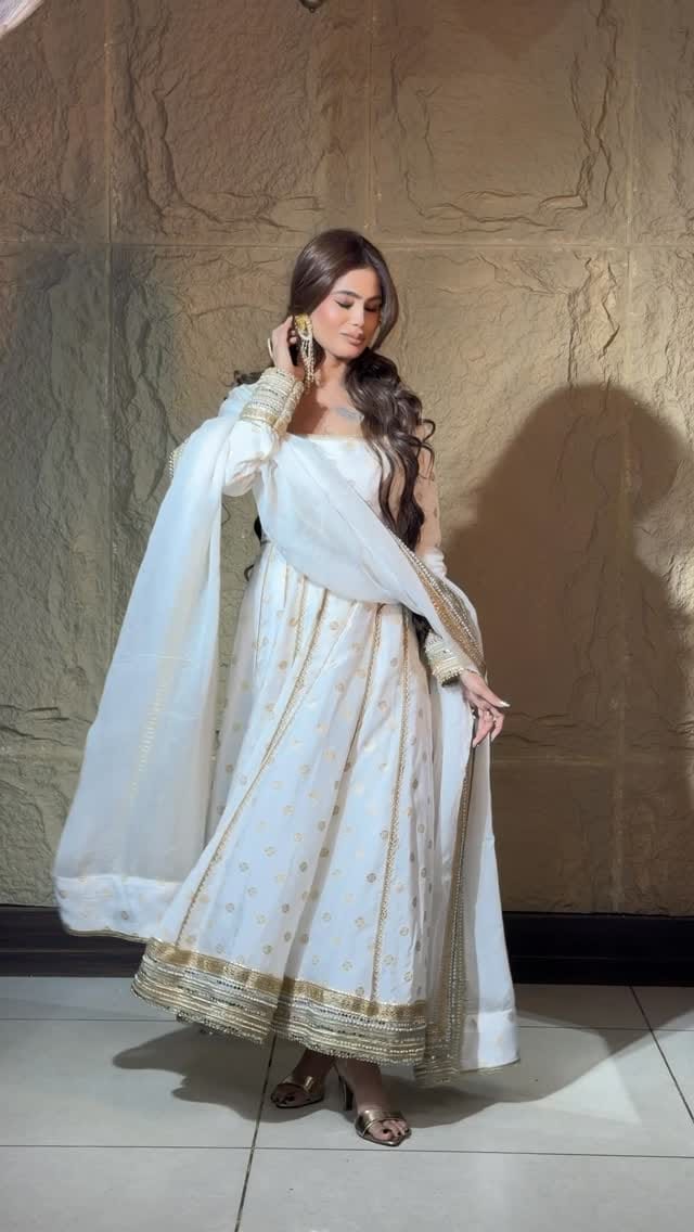 Post 1 by Tanya Choudhary on Instagram (video)