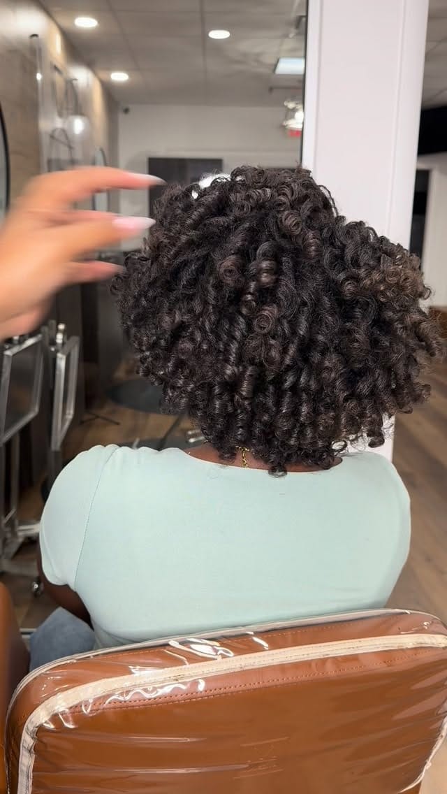Post 9 by Chelsea, Thee Stylist ✨ on Instagram (video)