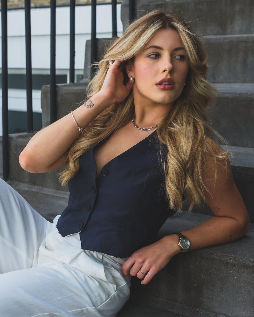 Post 10 by Mauricio Dorneles / HAIRSTYLIST on Instagram (carousel)