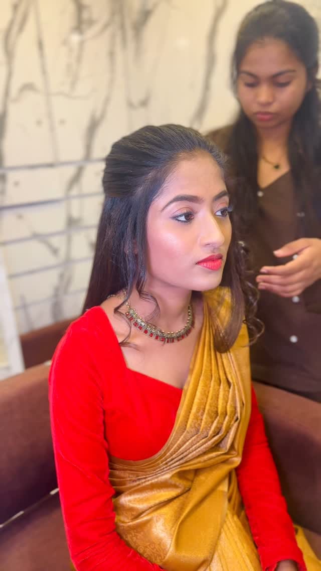 Post 5 by Sajna’s Bridal Makeup Studio ✨ on Instagram (video)