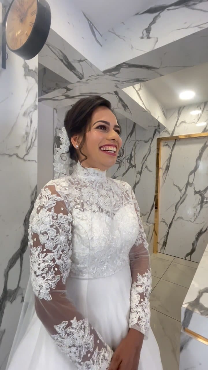 Post 8 by Sajna’s Bridal Makeup Studio ✨ on Instagram (video)