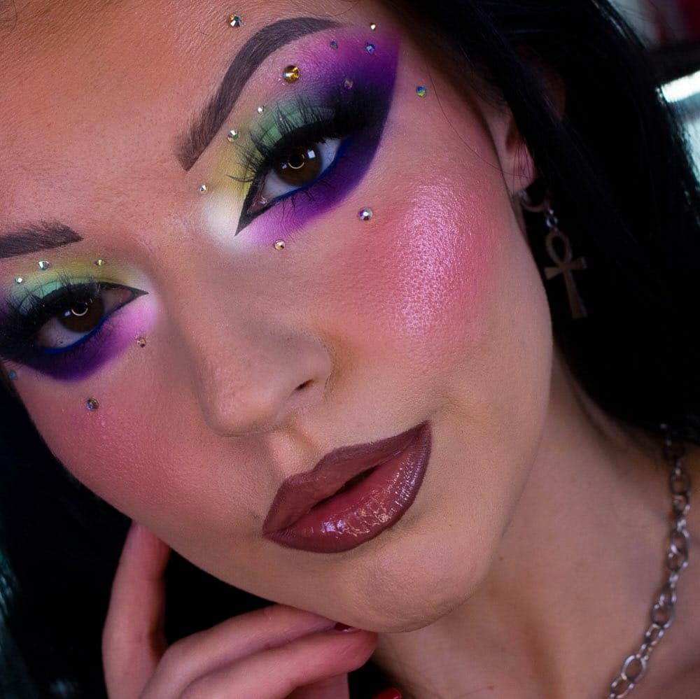 Post 2 by MAKEUP | BEAUTY on Instagram (carousel)