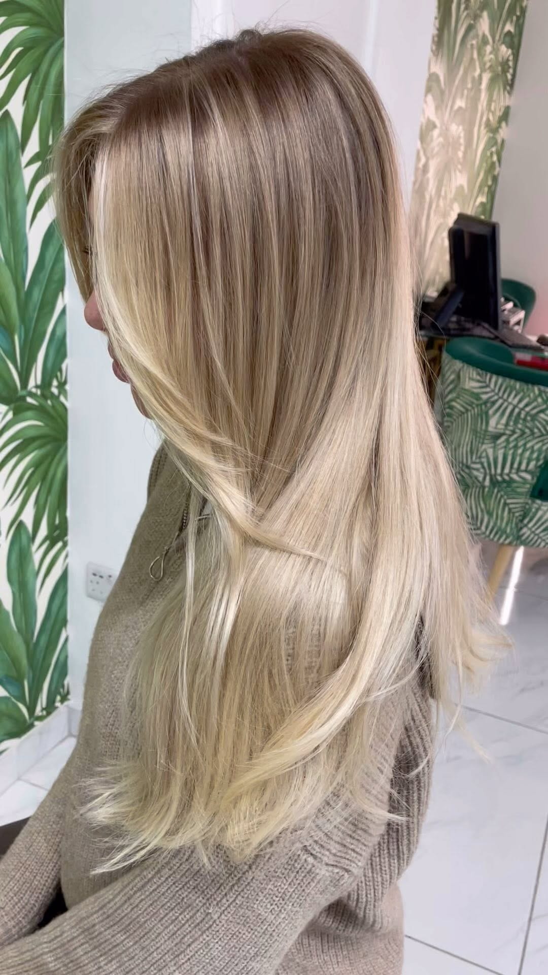 Post 1 by Alessandra Anthas on Instagram (video)