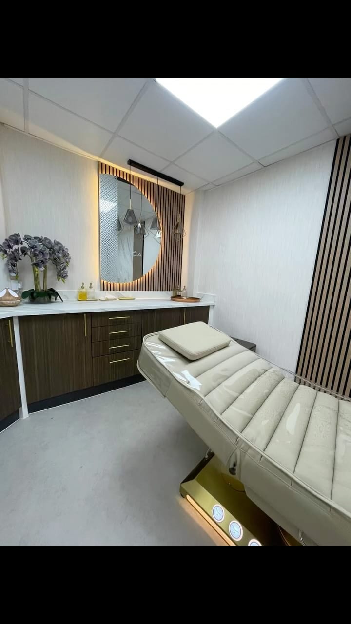Post 4 by Aesthetics Experts - London, Herts & Oxon on Instagram (video)