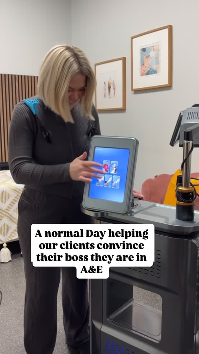 Post 1 by PeloHair&ScalpSpecialist on Instagram (video)