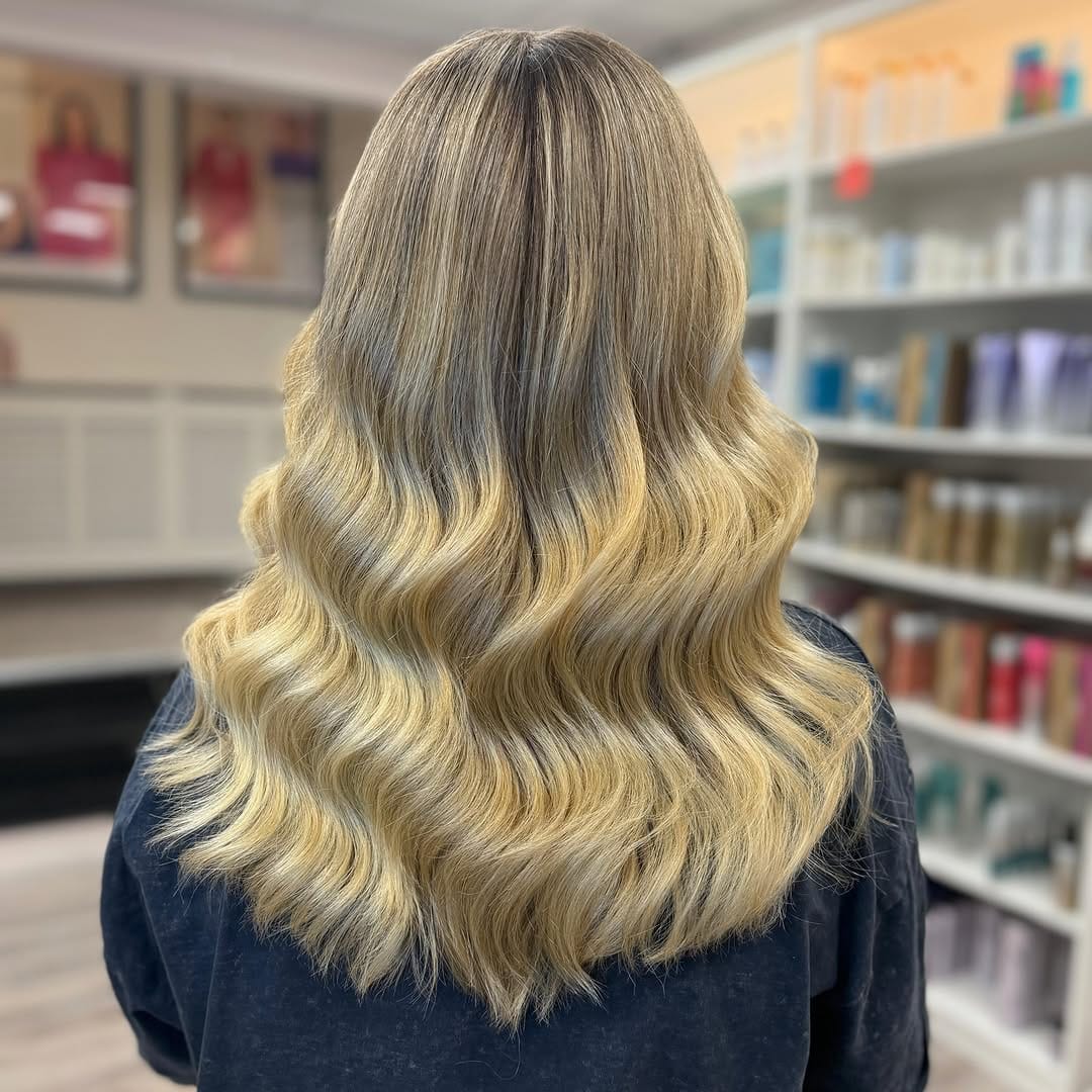 Post 3 by PeloHair&ScalpSpecialist on Instagram (carousel)
