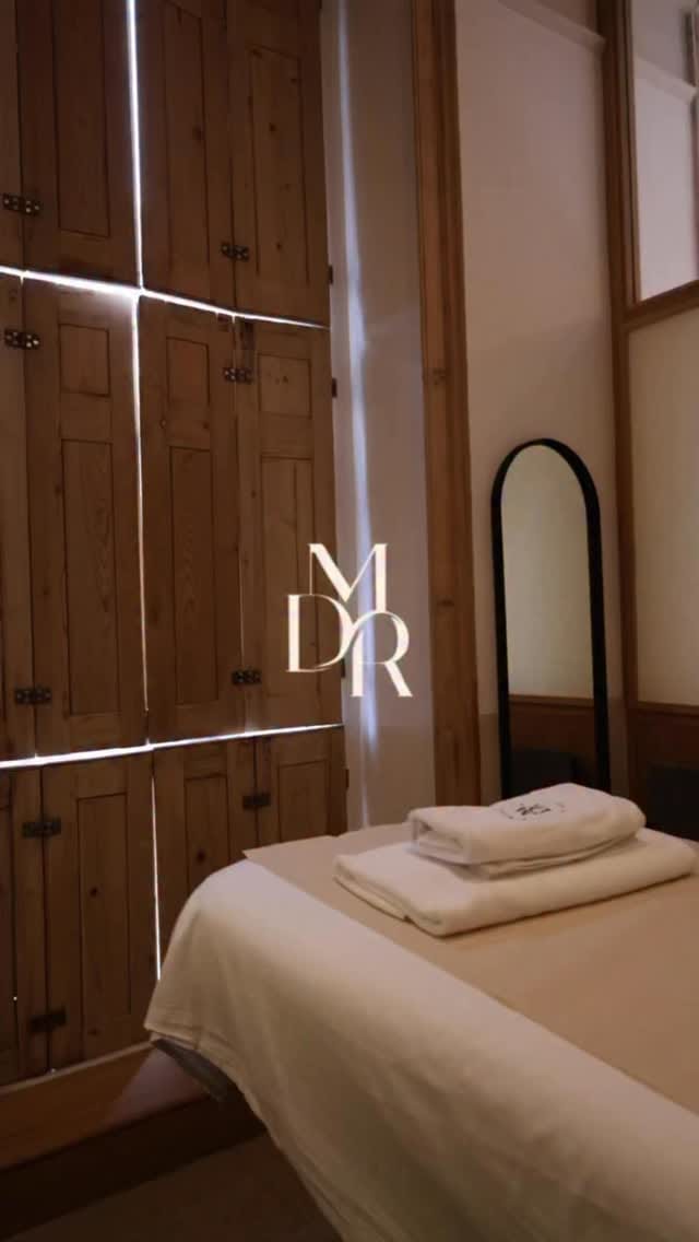 Post 10 by Martine De Richeville on Instagram (video)