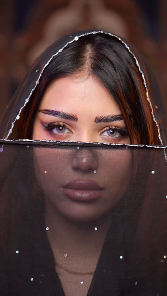 Post 9 by Cat of London عدسات on Instagram (video)