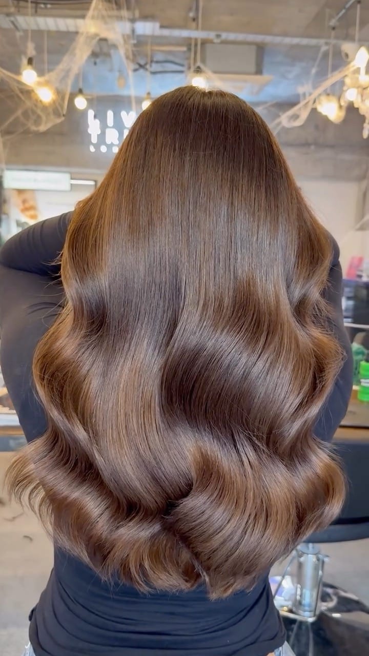 Post 4 by Live True London Salons on Instagram (video)