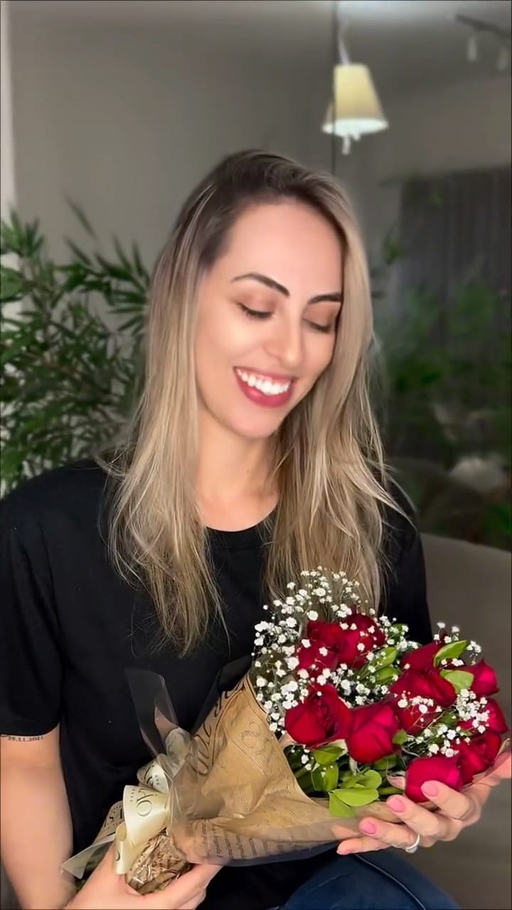 Post 5 by Vivian Araujo on Instagram (video)