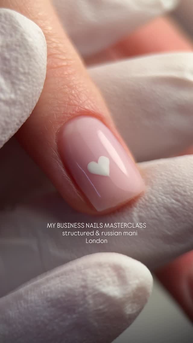 Post 5 by Sylwia Brzeska on Instagram (video)