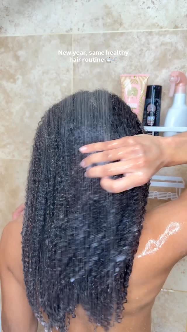 Post 1 by Hannah | Natural Curly Hair on Instagram (video)