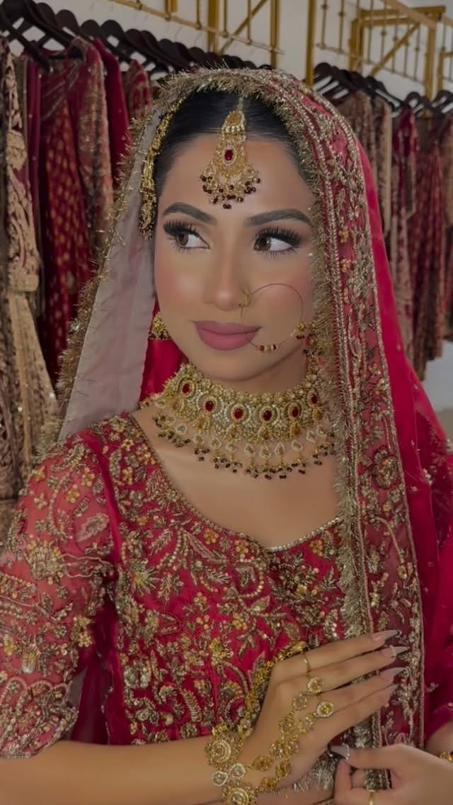 Post 6 by Azbah Ali on Instagram (video)