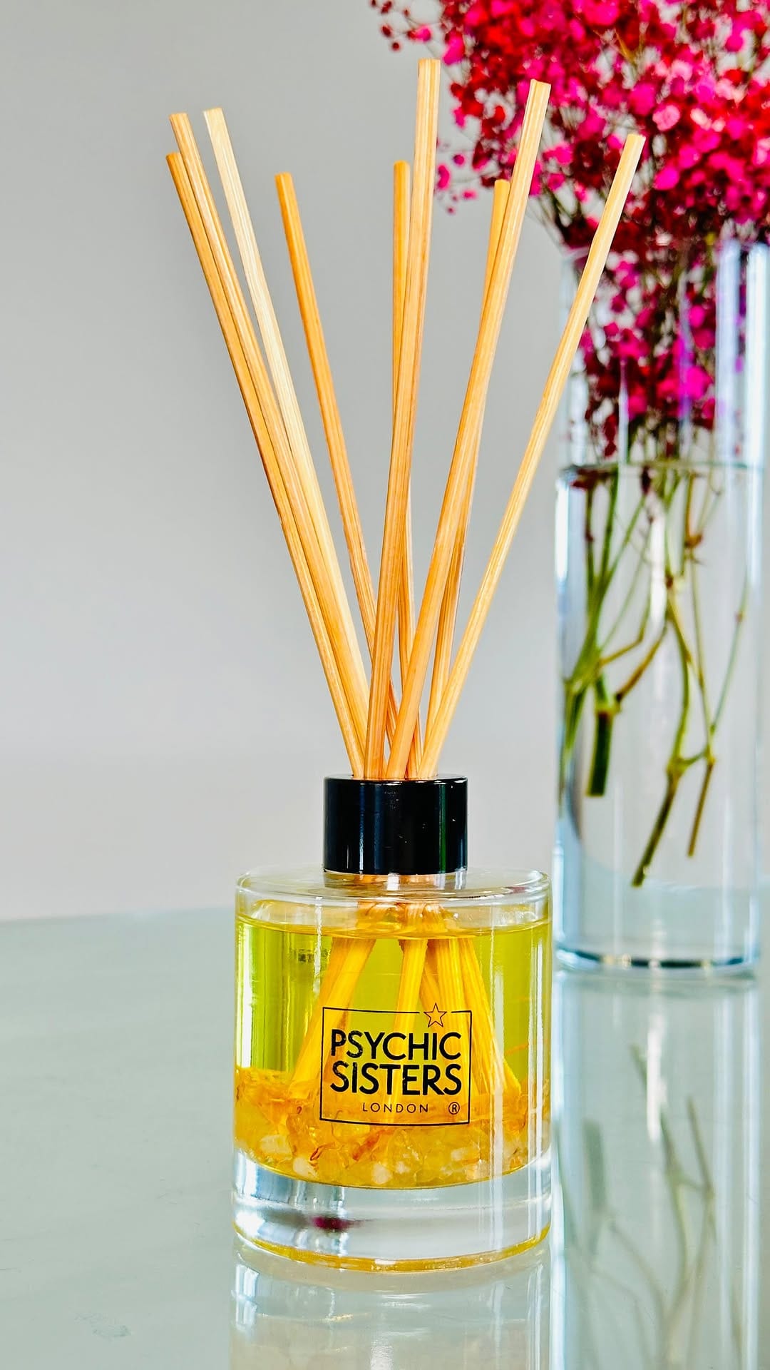 Post 8 by PSYCHIC SISTERS | Crystals | Tarot | Wellnes Brand on Instagram (video)