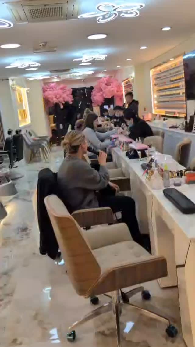 Post 6 by M1 NAILS™️ on Instagram (video)