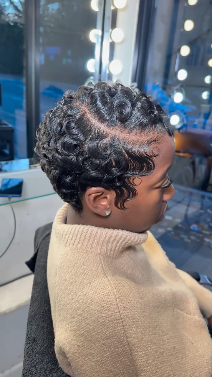 Post 3 by HER • MANE on Instagram (video)