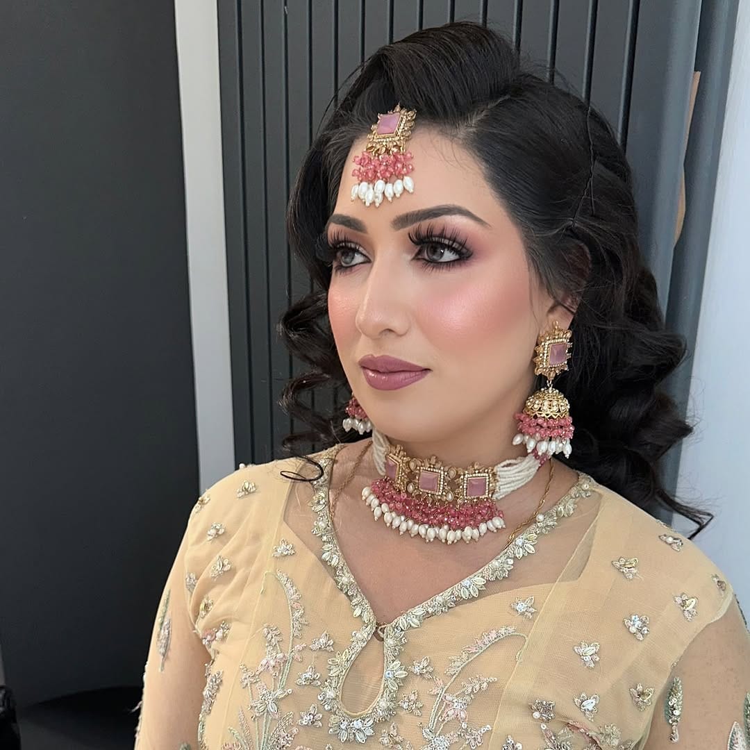 Post 6 by rani mua on Instagram (image)