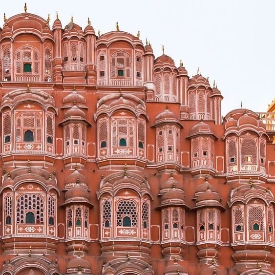 Post 10 by Natasha Singh on Instagram (image)
