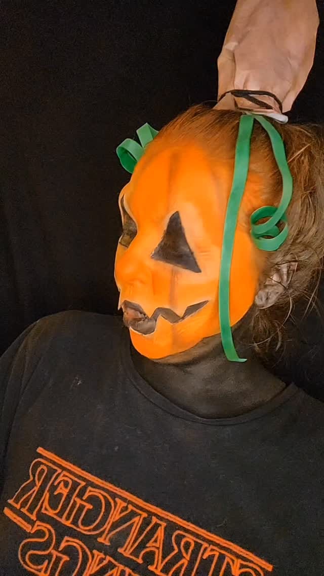 Post 4 by Leeds Mobile Makeup Artist on Instagram (video)