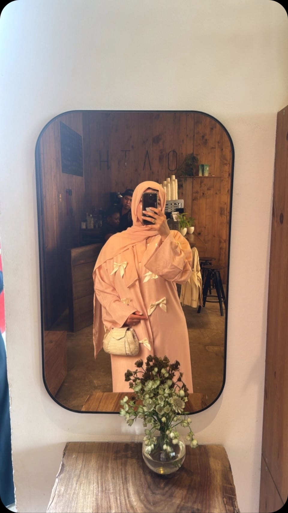 Post 7 by Laila's beauty formulas on Instagram (video)