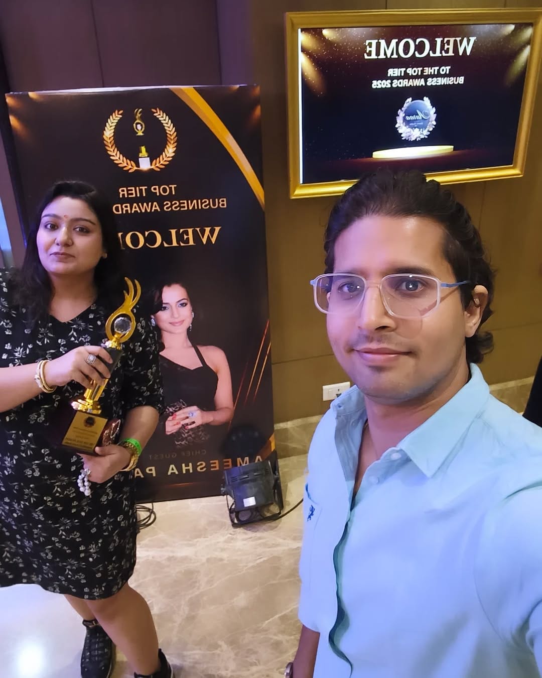 Post 8 by Ovi Kakkar || Bridal Make Up & Hair Artist ||Delhi NCR on Instagram (image)