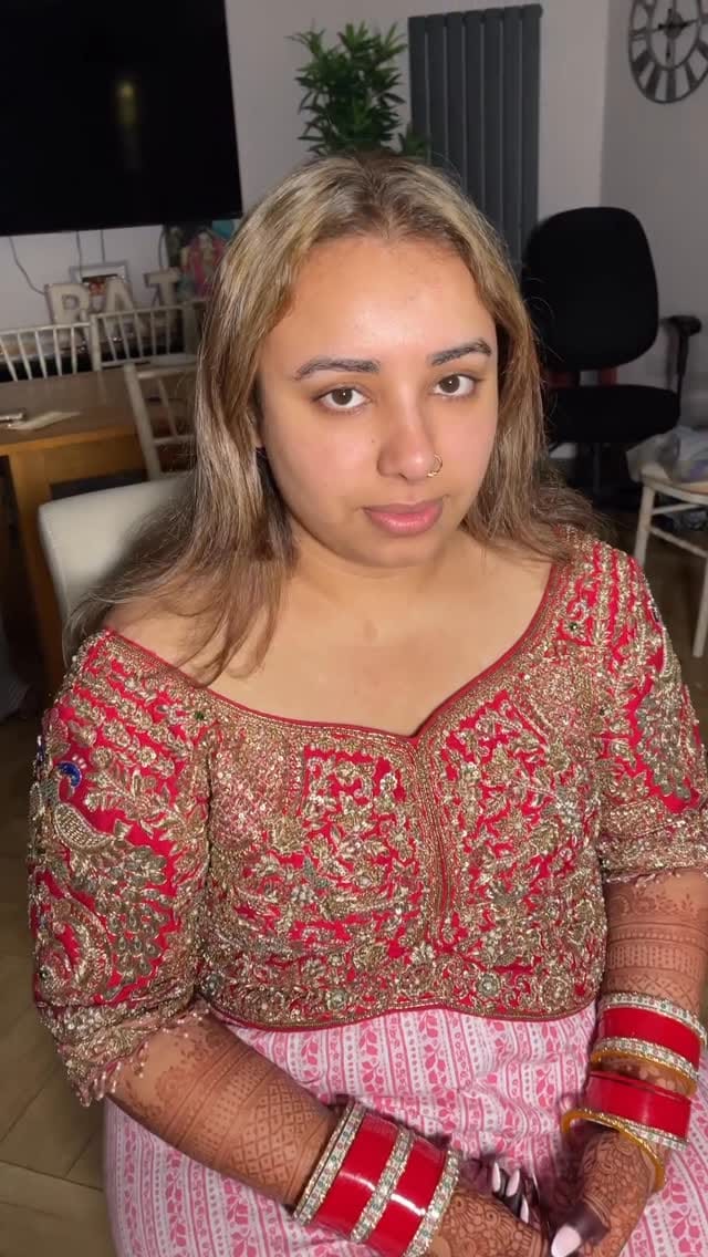 Post 5 by Ovi Kakkar || Bridal Make Up & Hair Artist ||Delhi NCR on Instagram (video)