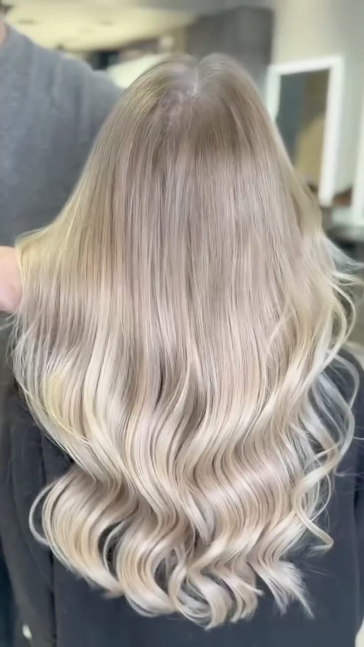 Post 8 by Shenol Hair on Instagram (video)