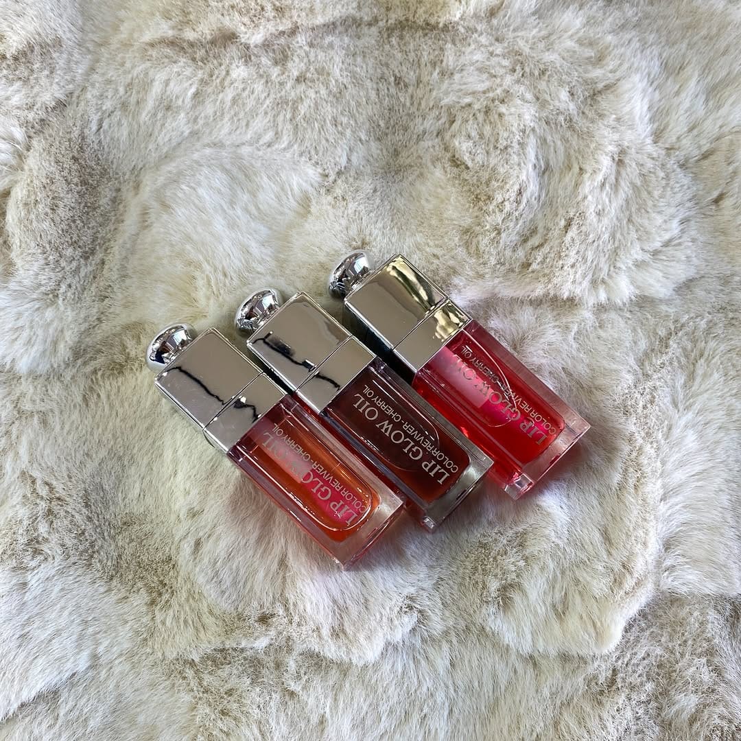 Post 8 by | косметика 🤩| парфьюм 😍 от women secret on Instagram (carousel)