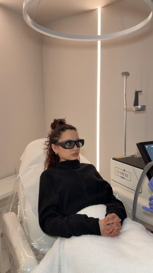 Post 6 by Sky Clinic UK on Instagram (video)