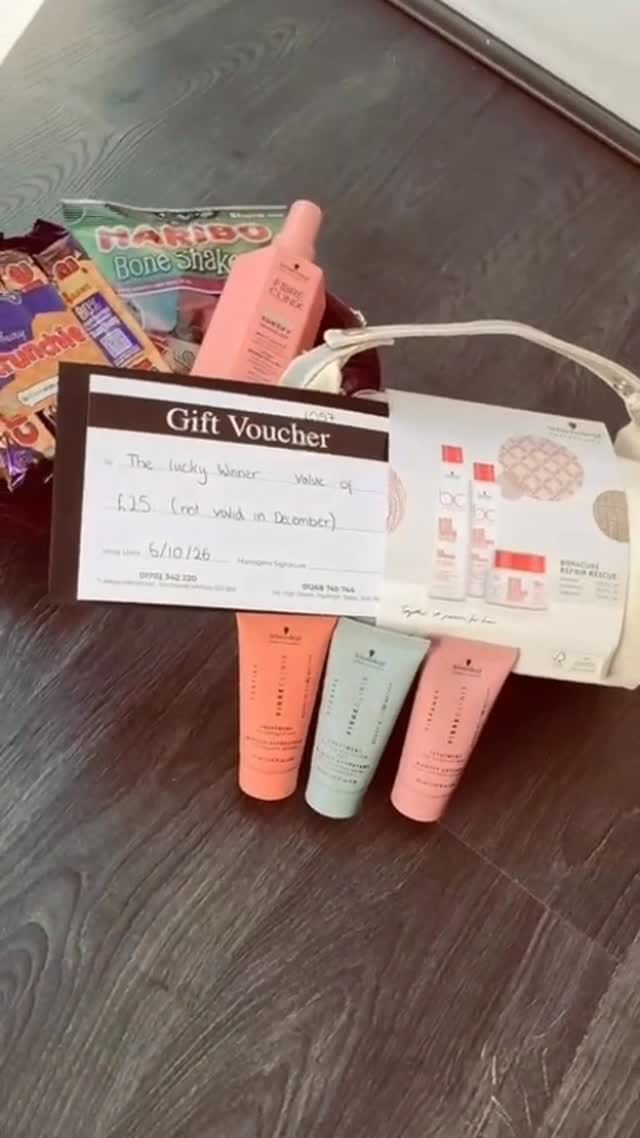 Post 8 by TAYLORS HAIRDRESSING on Instagram (video)