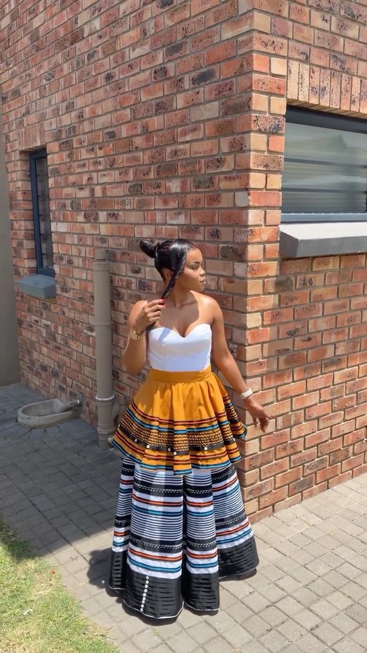 Post 8 by 💄 The Beauty Bar | East London Makeup & Hair 🇿🇦 on Instagram (video)