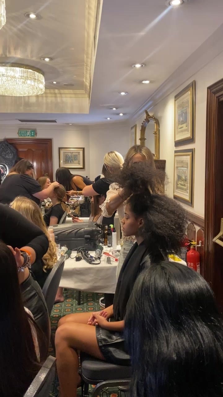 Post 5 by LONDON MAKEUP SCHOOL on Instagram (video)
