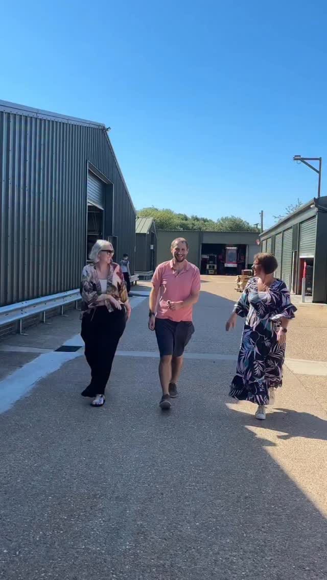 Post 7 by The English Soap Company on Instagram (video)