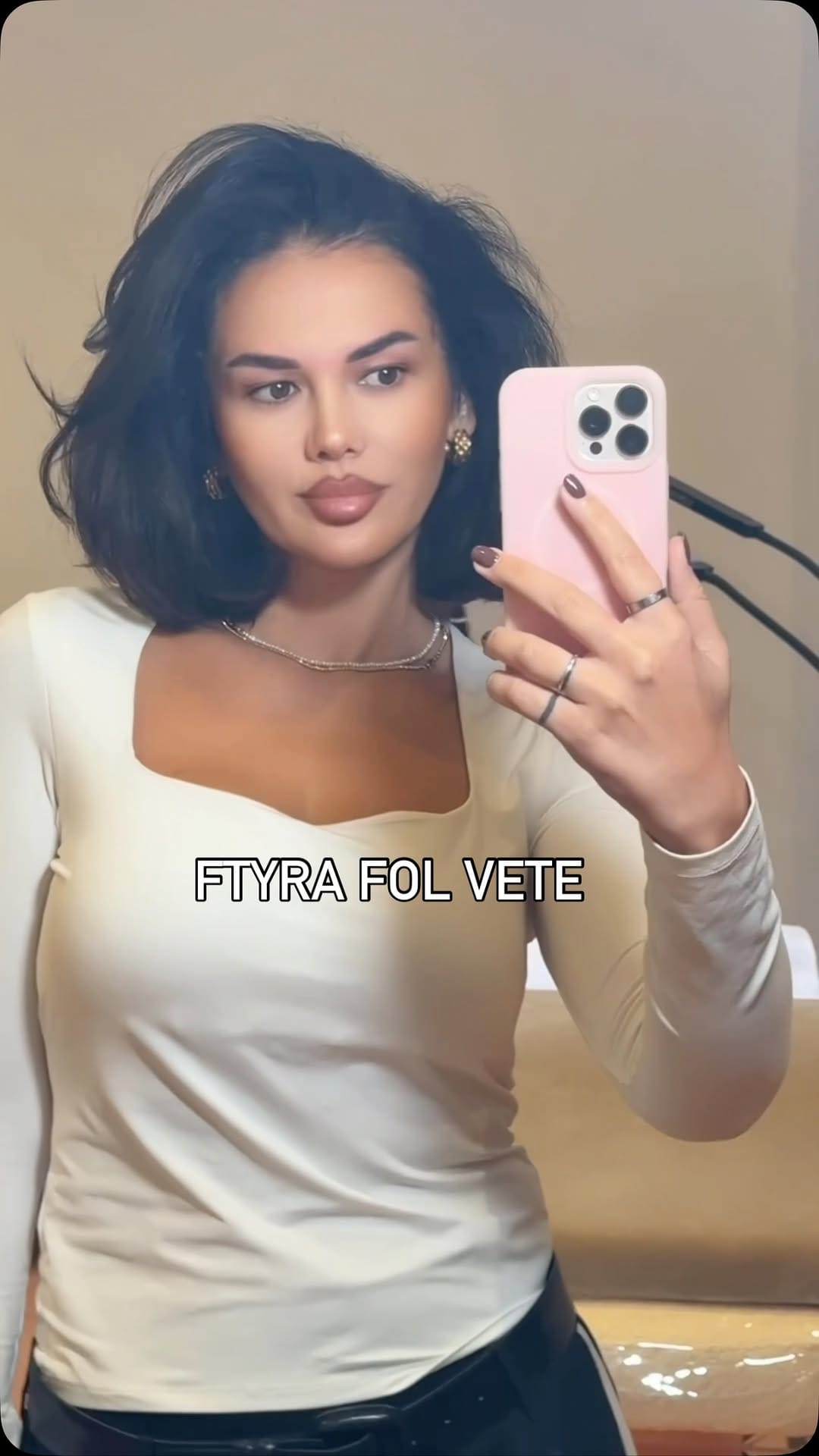 Post 8 by Rinesa Bytyqi on Instagram (video)