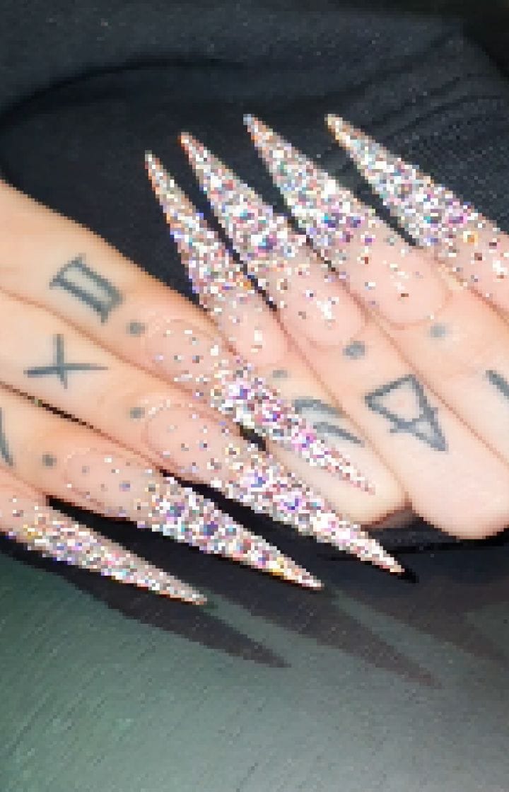 Post 8 by 🇬🇧 Thanh 🇬🇧 💅🏻💅🏼💅🏽💅🏾💅🏿 on Instagram (video)