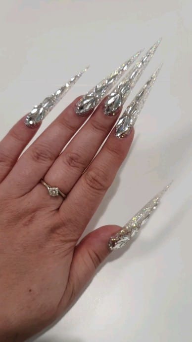 Post 6 by 🇬🇧 Thanh 🇬🇧 💅🏻💅🏼💅🏽💅🏾💅🏿 on Instagram (video)