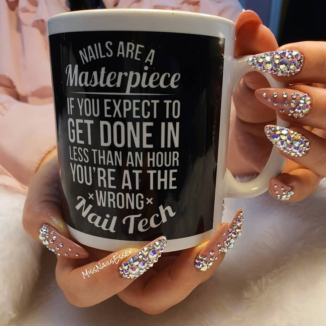 Post 10 by 🇬🇧 Thanh 🇬🇧 💅🏻💅🏼💅🏽💅🏾💅🏿 on Instagram (image)