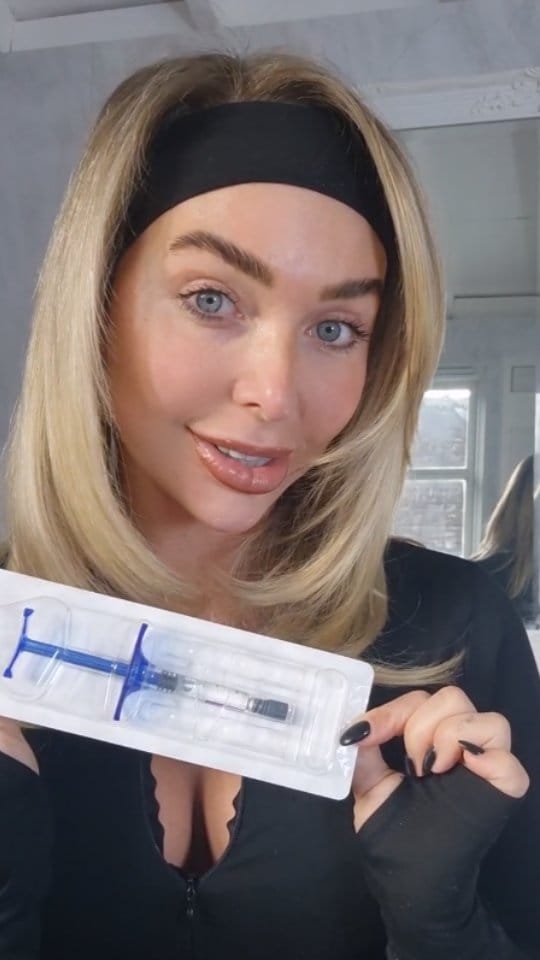 Post 6 by Fern Howe-Shepherd, MUA & Aesthetics Practitioner on Instagram (video)