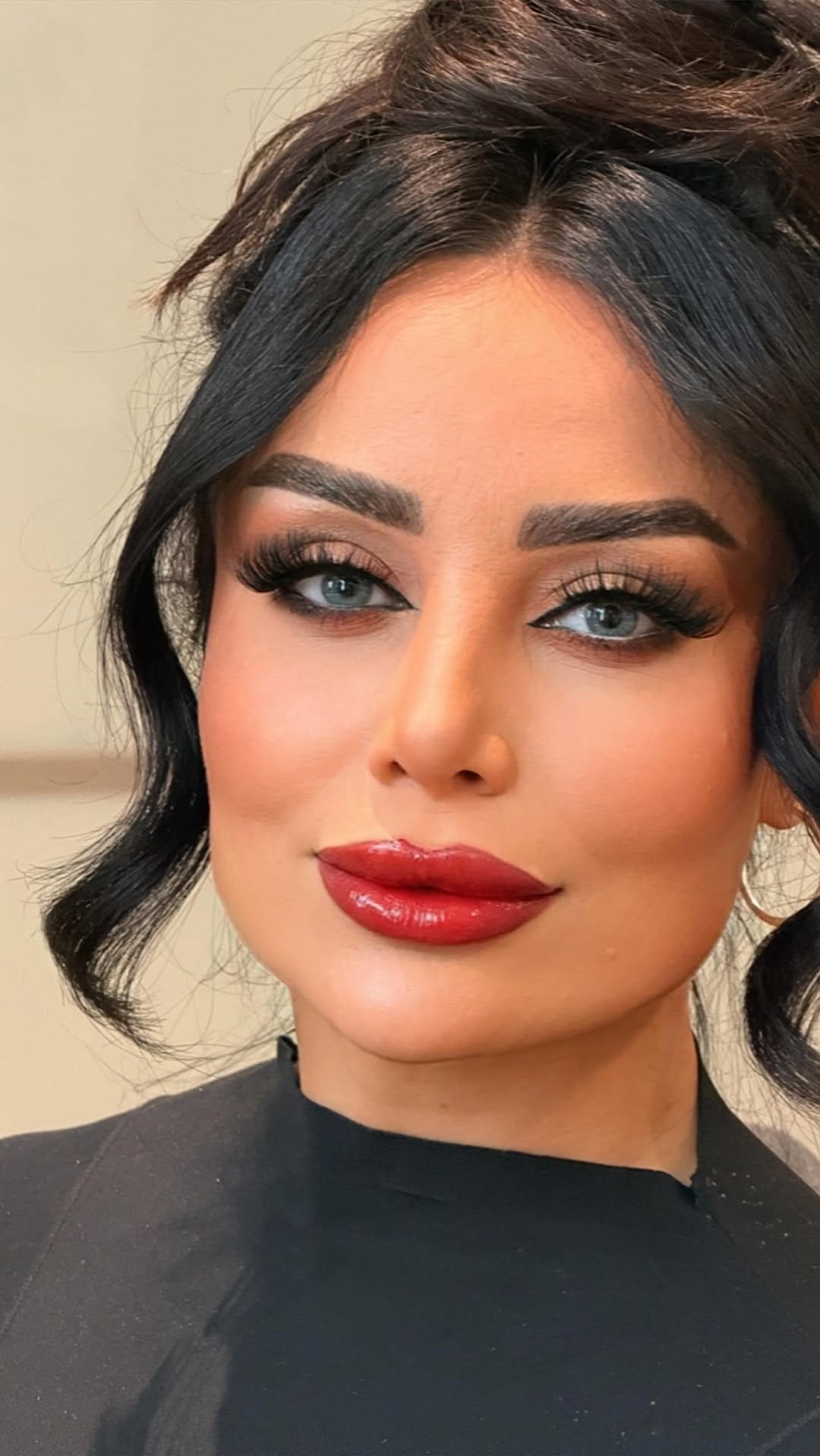 Post 9 by Azii beauty on Instagram (video)