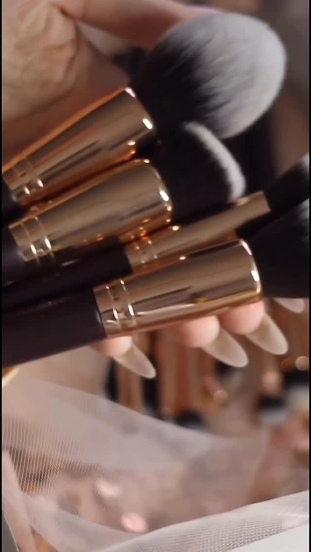 Post 10 by London Copyright® Cosmetics on Instagram (video)