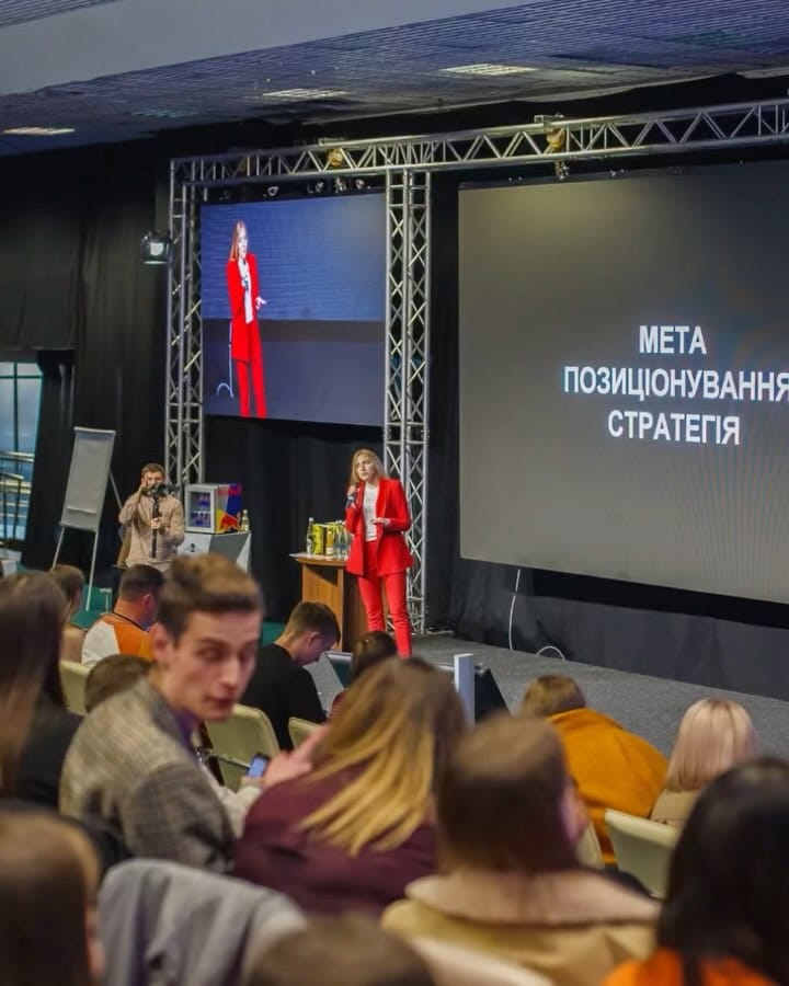 Post 8 by Yuliia Saldaieva on Instagram (carousel)