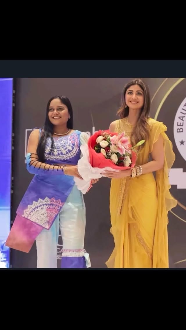 Post 5 by Dixa Patel on Instagram (video)