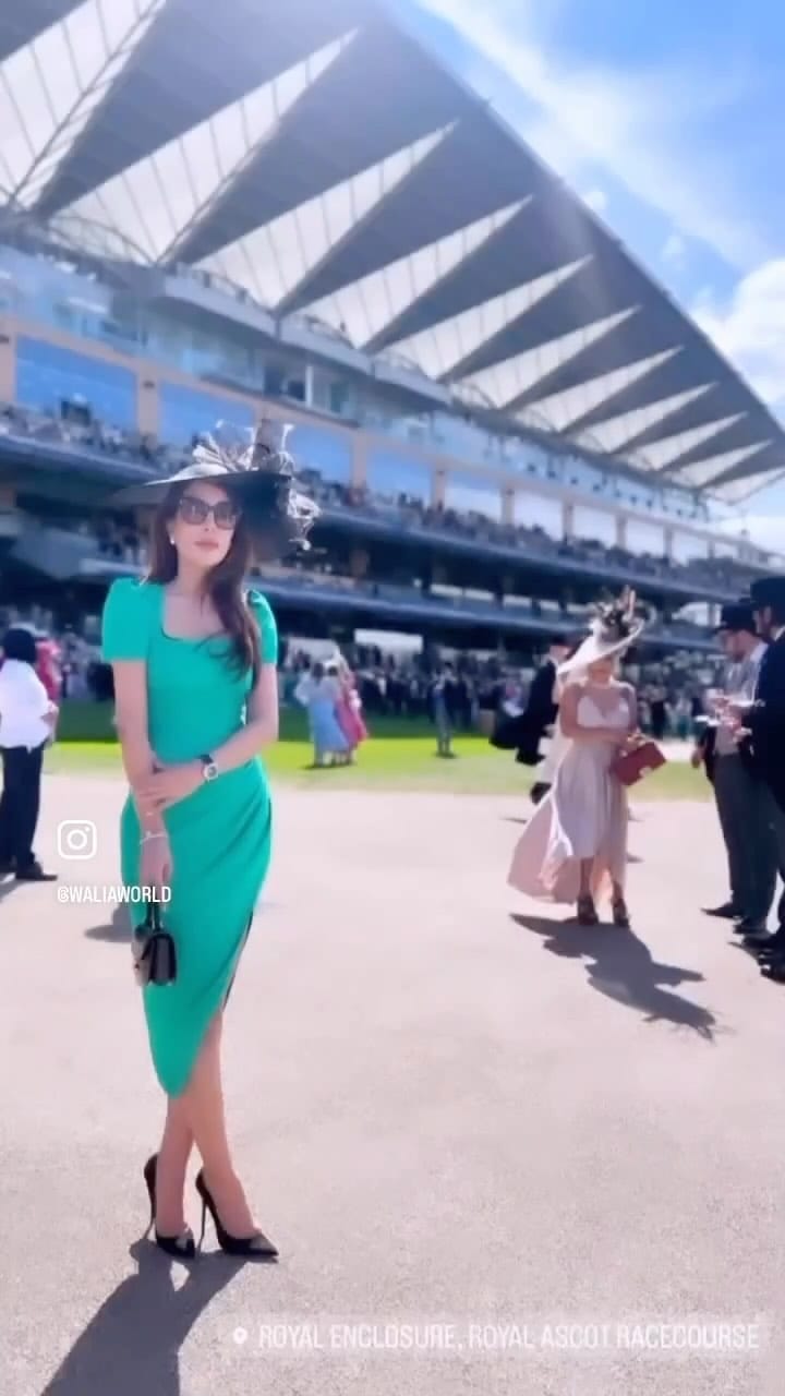 Post 3 by Sandy Kaur Walia on Instagram (video)