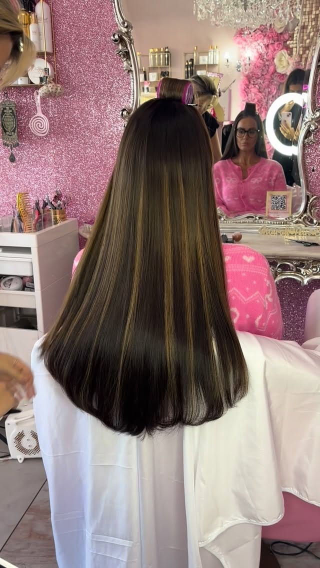 Post 3 by Showoff hair extensions on Instagram (video)